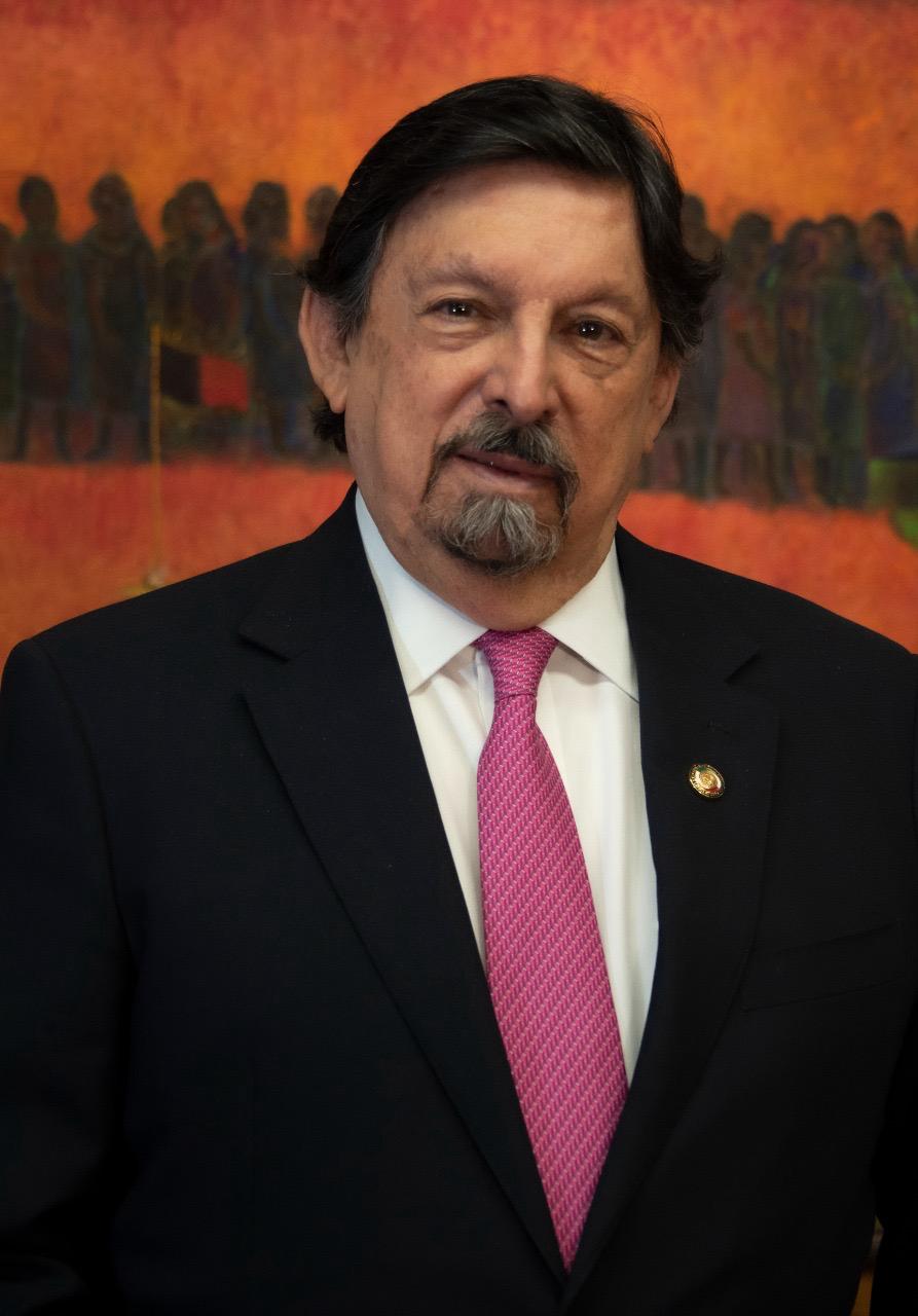 Napoleón GÓMEZ URRUTIA  Headshot